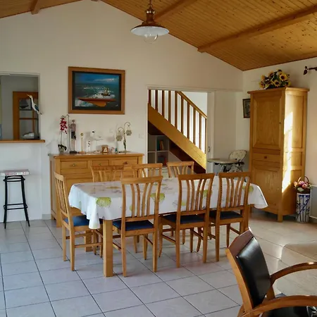 Holiday home 800m De La - Maison 6 Adultes - 2 Enfants La Gueriniere